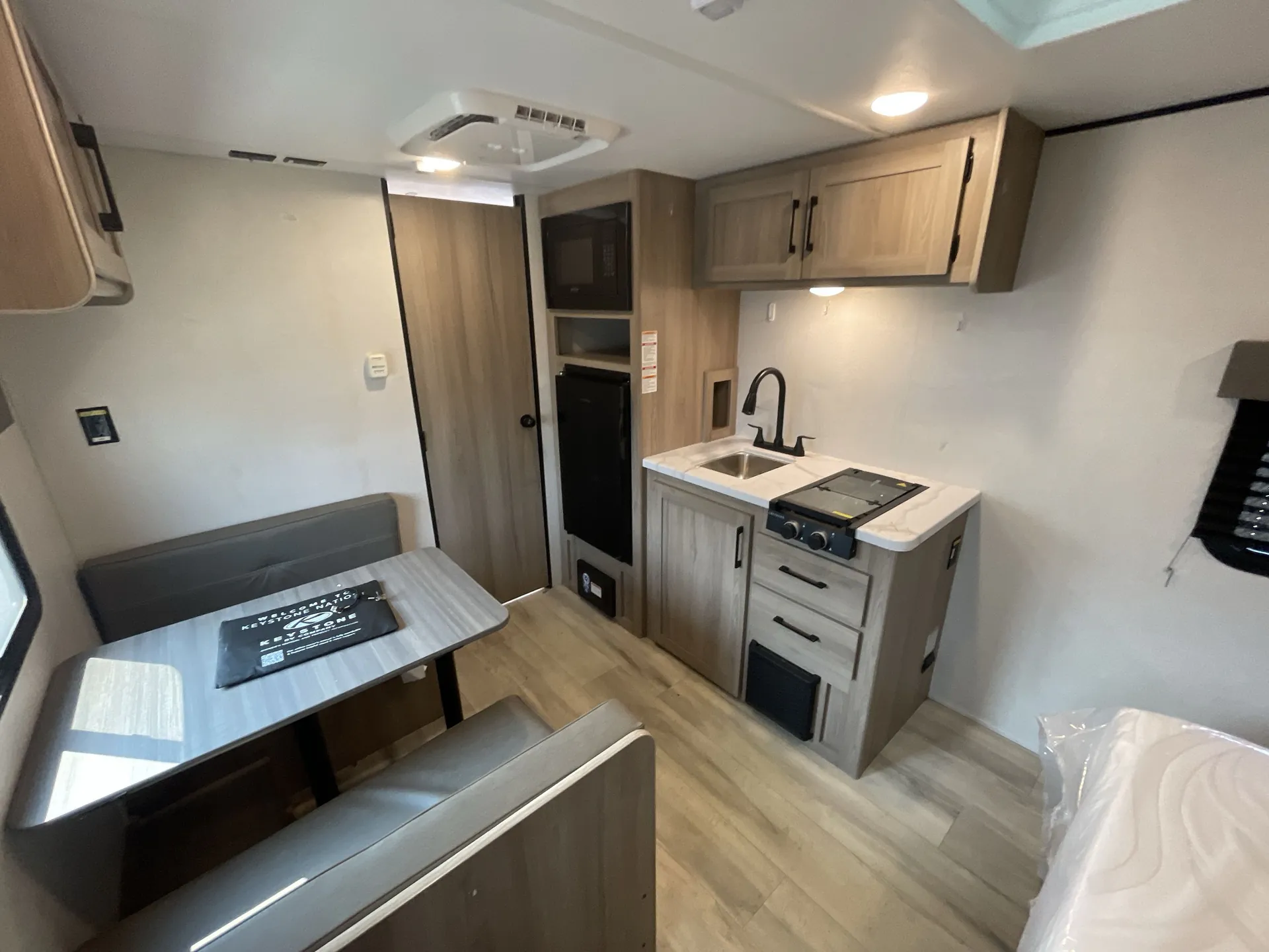 2025 Keystone Coleman Light 17RX — living area main