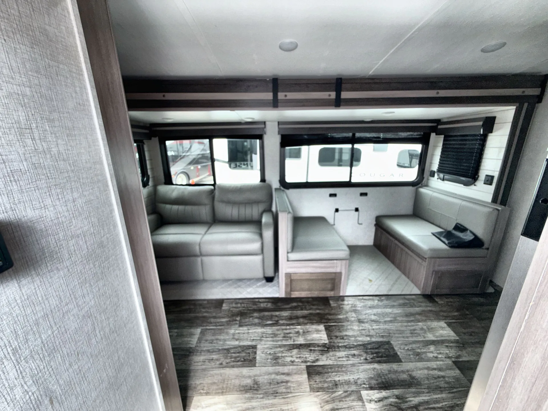 2022 CrossRoads Sunset Trail Super Lite 299QB — living area main