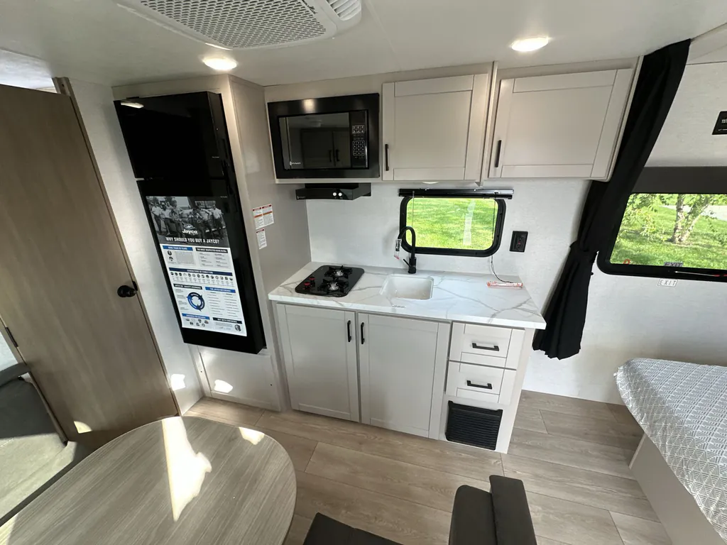 2027 Jayco Jay Flight 175FQ, Photos photo 5