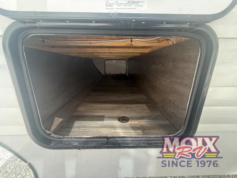 2022 Riverside RV Retro Used    211 - Photo 4