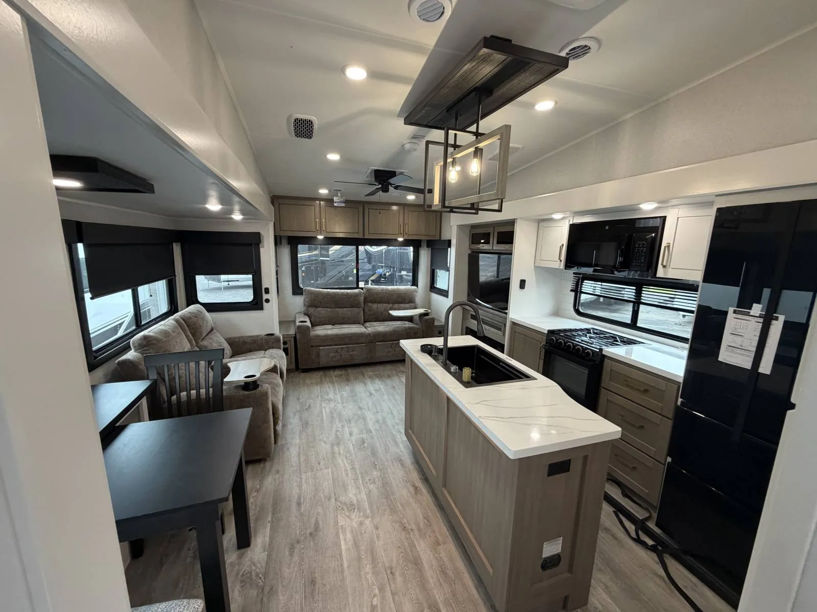 2026 Jayco Eagle 355MBQS - Photo 3
