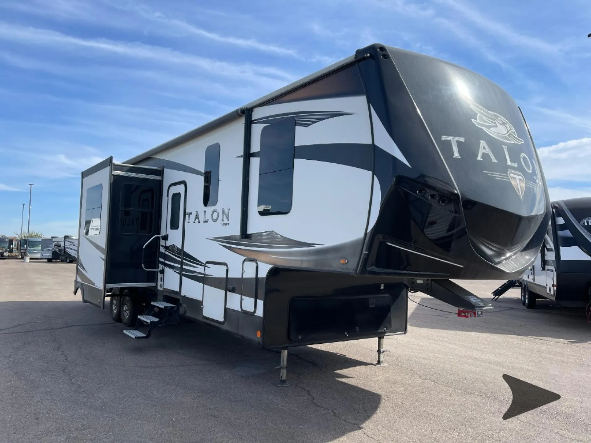 2019 Jayco Talon 403T - Photo 2