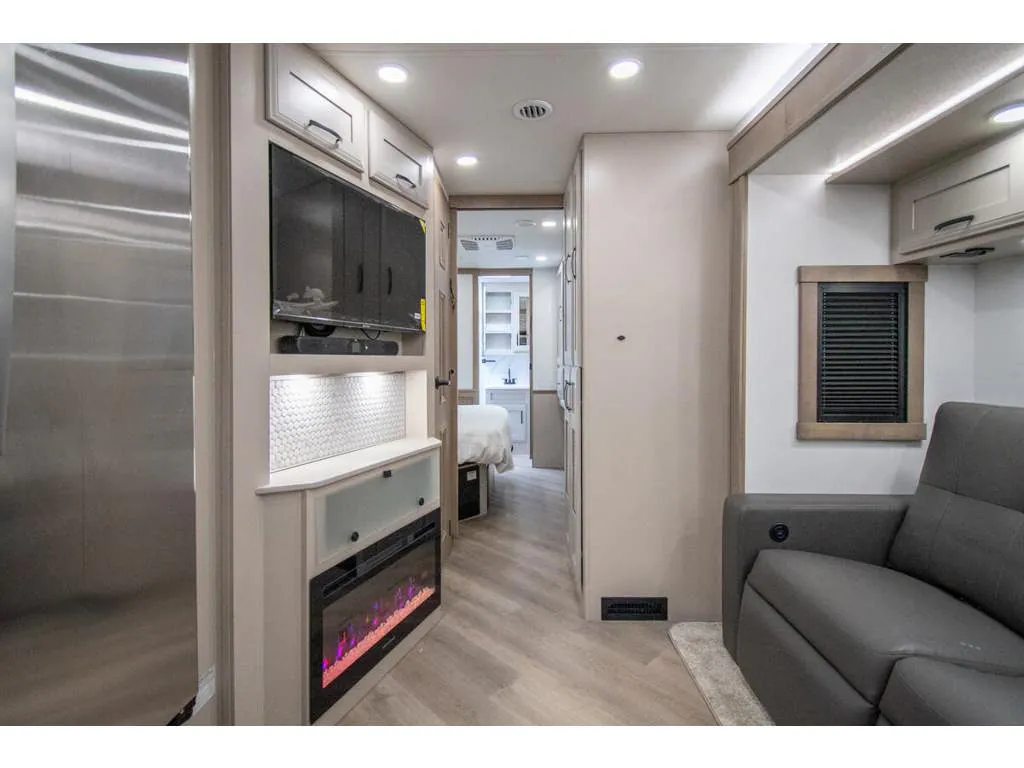 2027 Entegra Coach Emblem 36U, Photos photo 13