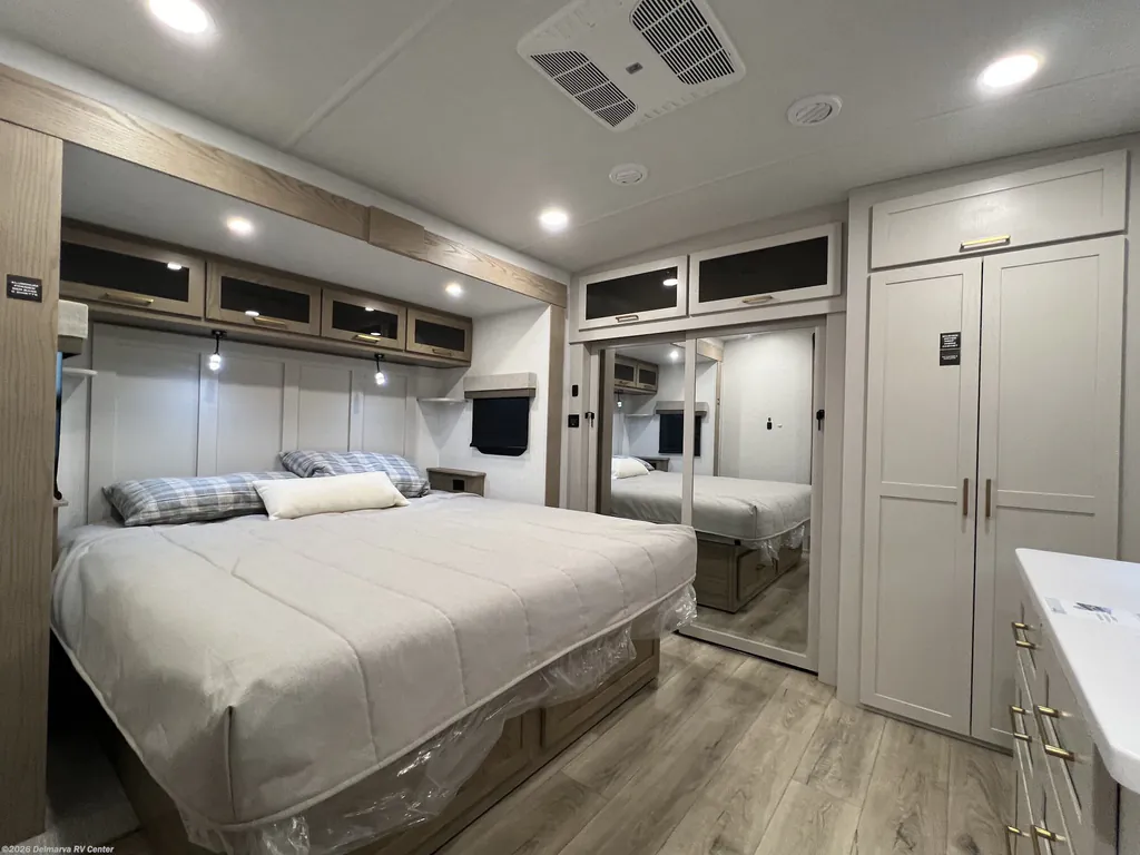 2027 Forest River Rockwood Signature 8392RL, Photos photo 12