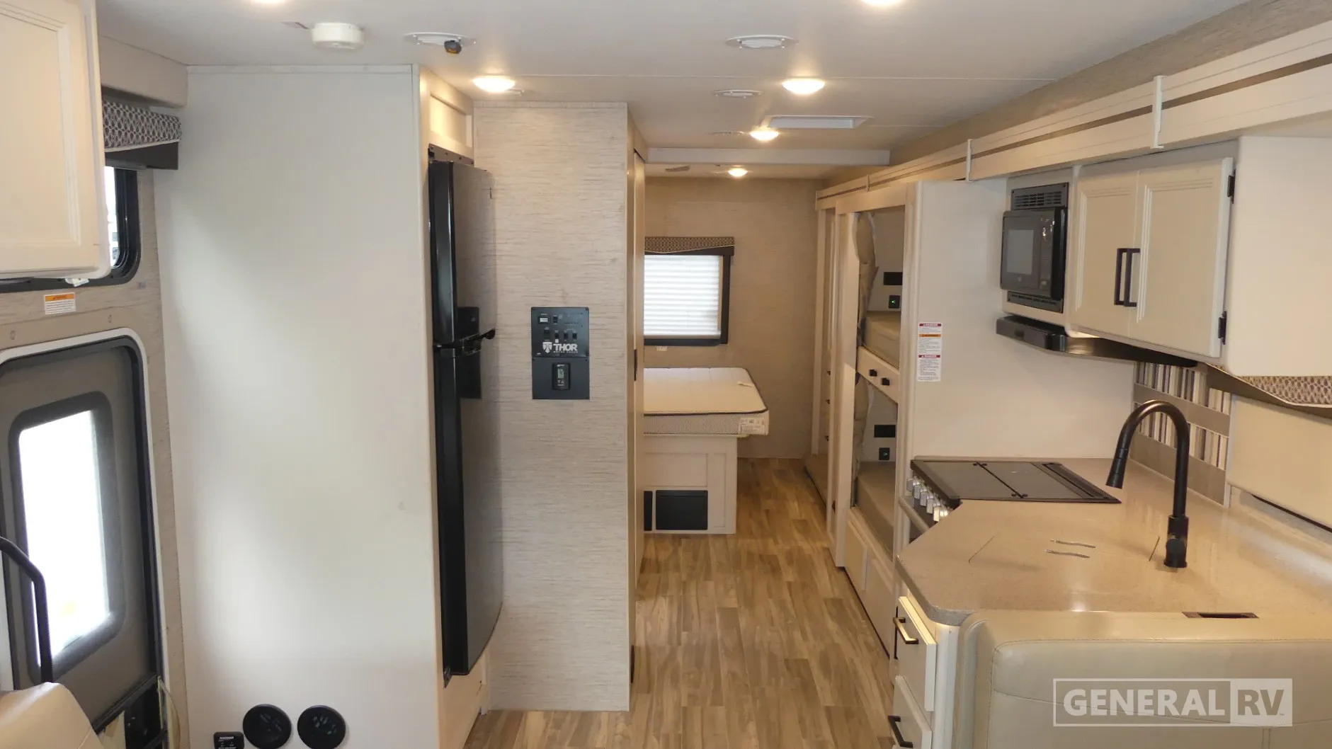 2023 Thor Motor Coach ACE 32B - Photo 3