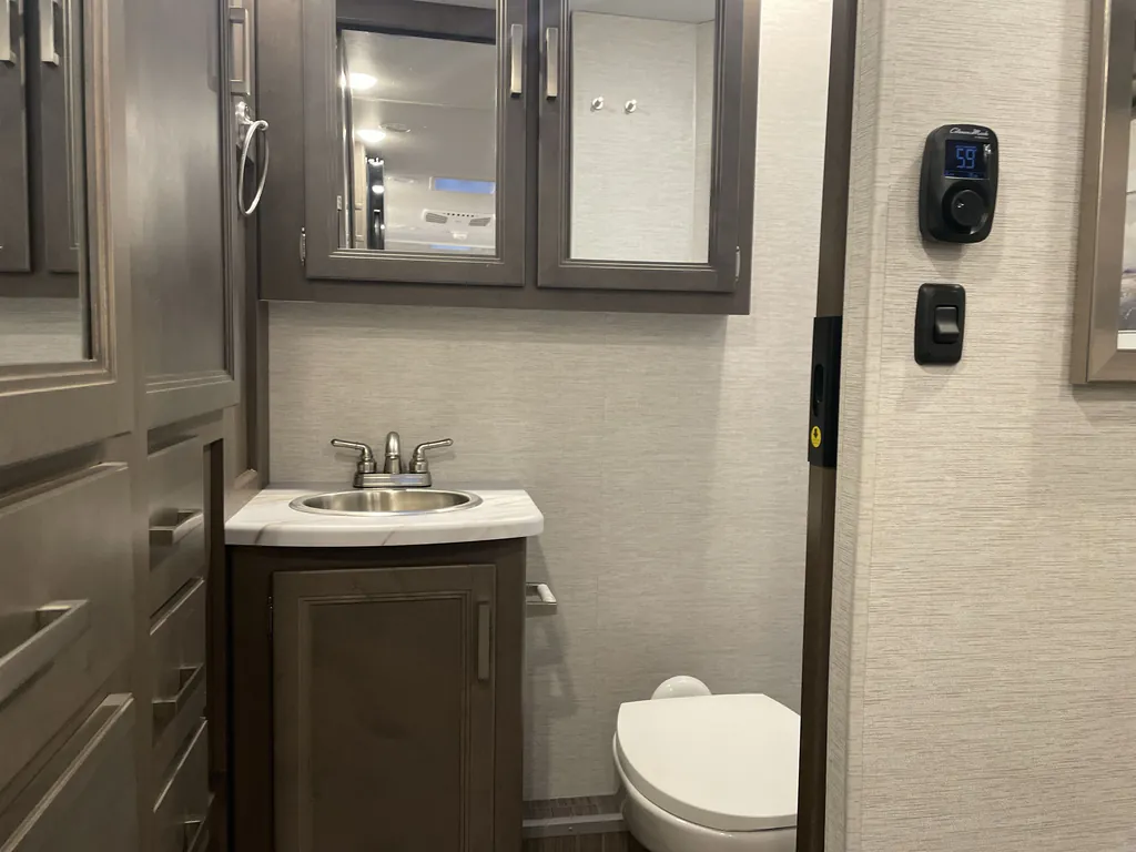 2025 Thor Motor Coach Freedom Elite 27HE, Photos photo 17