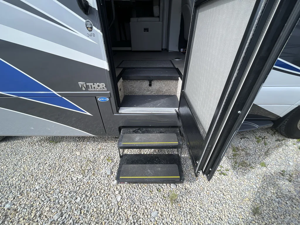 2023 Thor Motor Coach Tiburon 24FB, Photos photo 22
