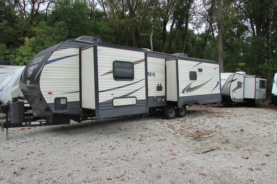 2018 Palomino Puma 31RLQS - Photo 2