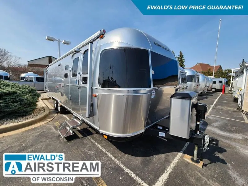 2026 Airstream Classic 30RB - Photo 2