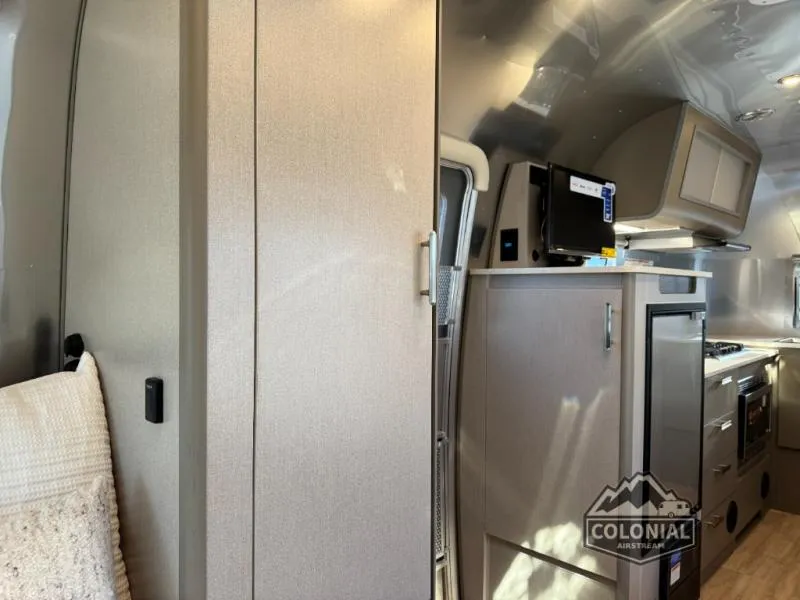 2026 Airstream Caravel 20FB - Photo 3