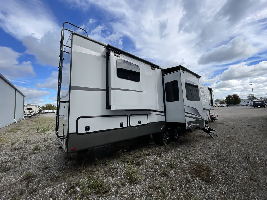 2024 Keystone Montana 3901RK, Photos photo 5
