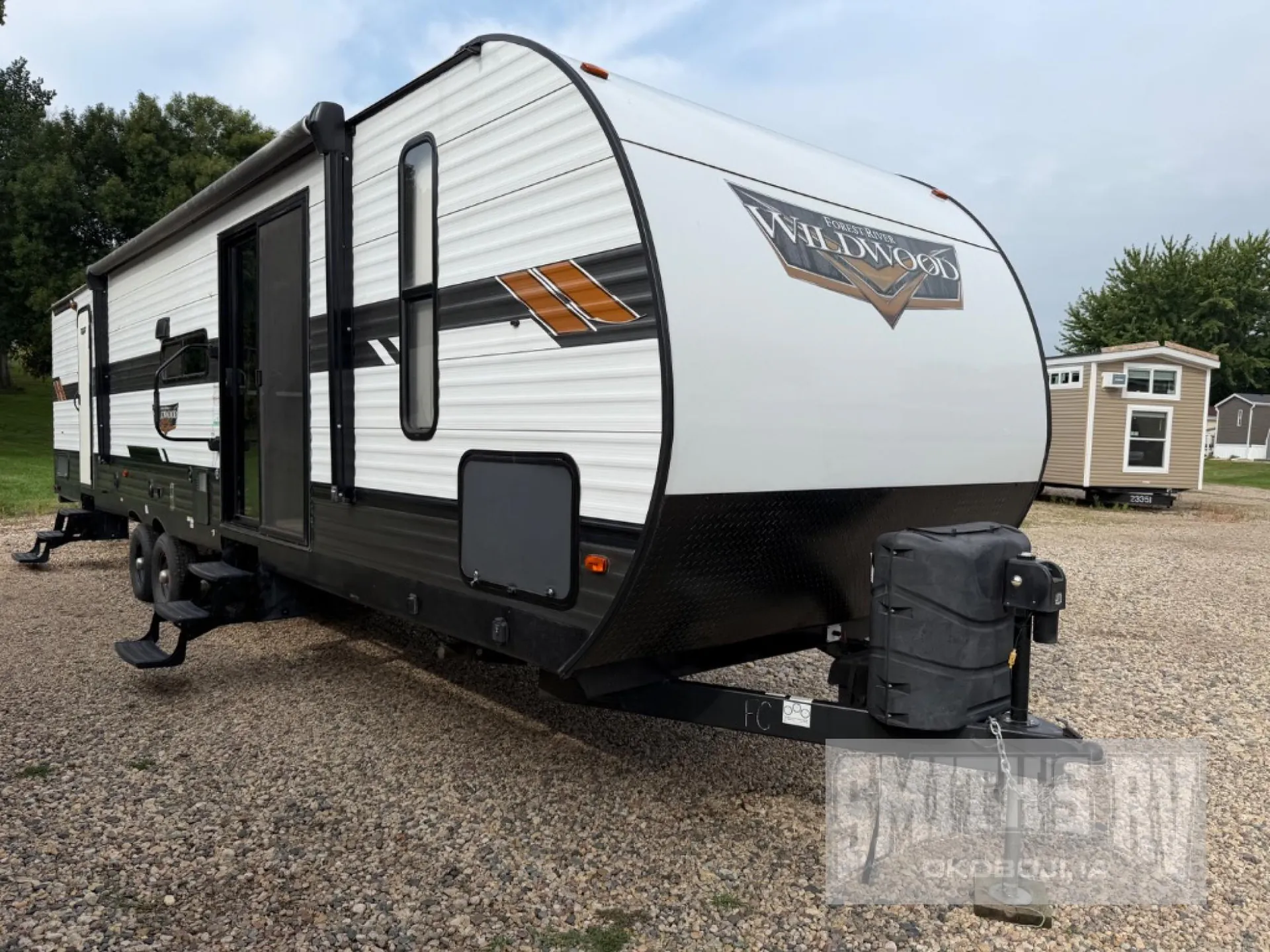 2021 Forest River Wildwood 37BHSS2Q - Photo 2