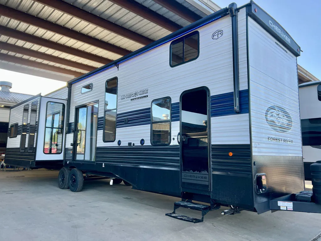 2026 Forest River Cherokee Timberwolf 39DL - Photo 2