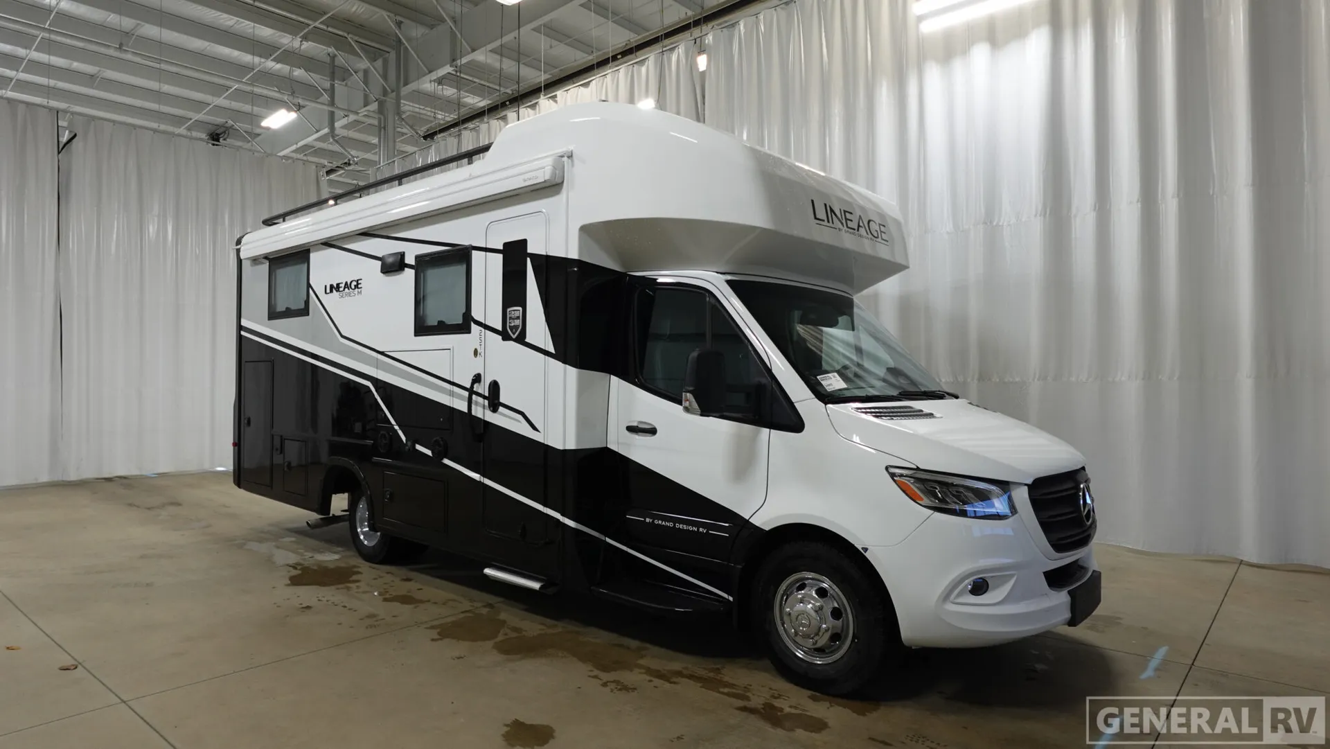 2026 Grand Design Lineage Series M 25TK - Photo 2