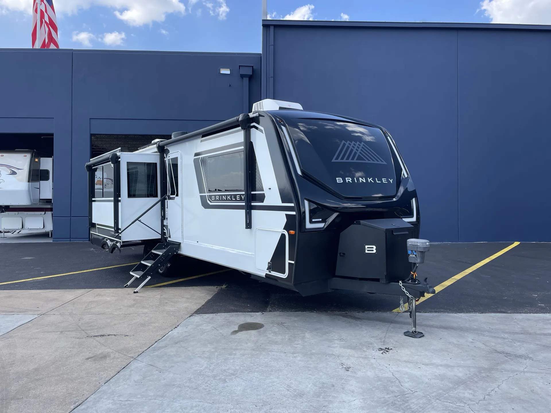 2025 Brinkley Model Z AIR 295