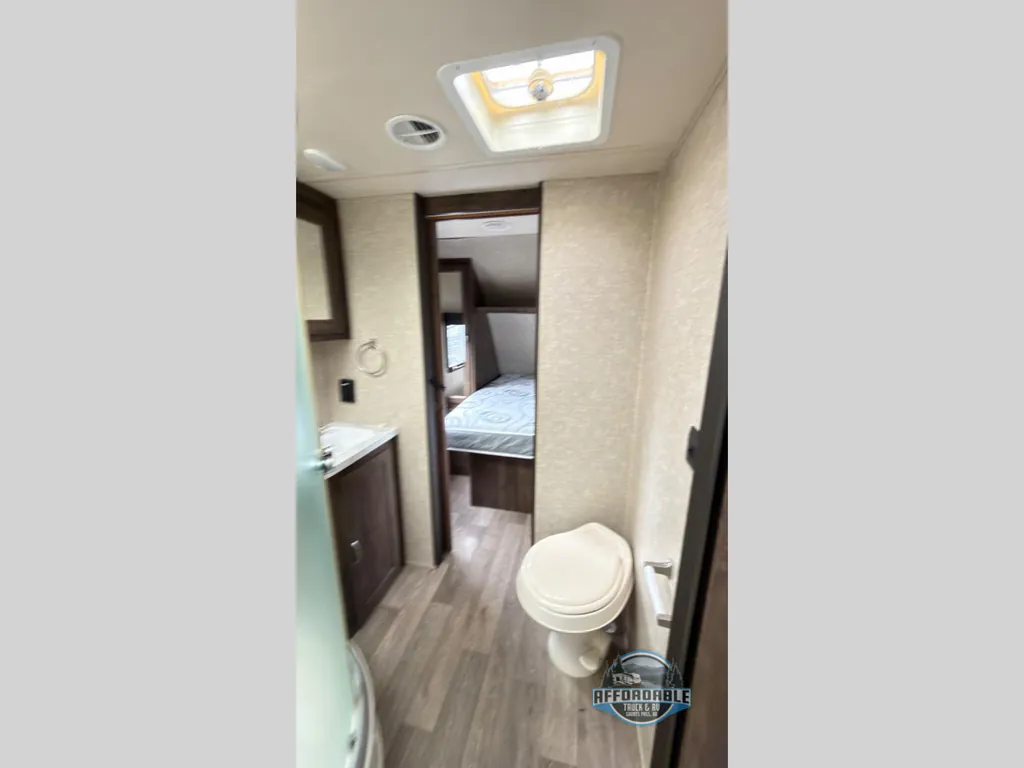 2018 Forest River Vibe Extreme Lite 224RLS, Photos photo 14