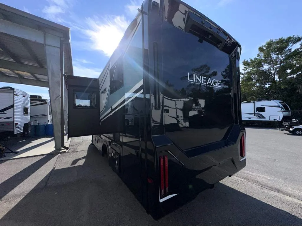 2026 Grand Design Lineage Series M 25TK - Photo 4