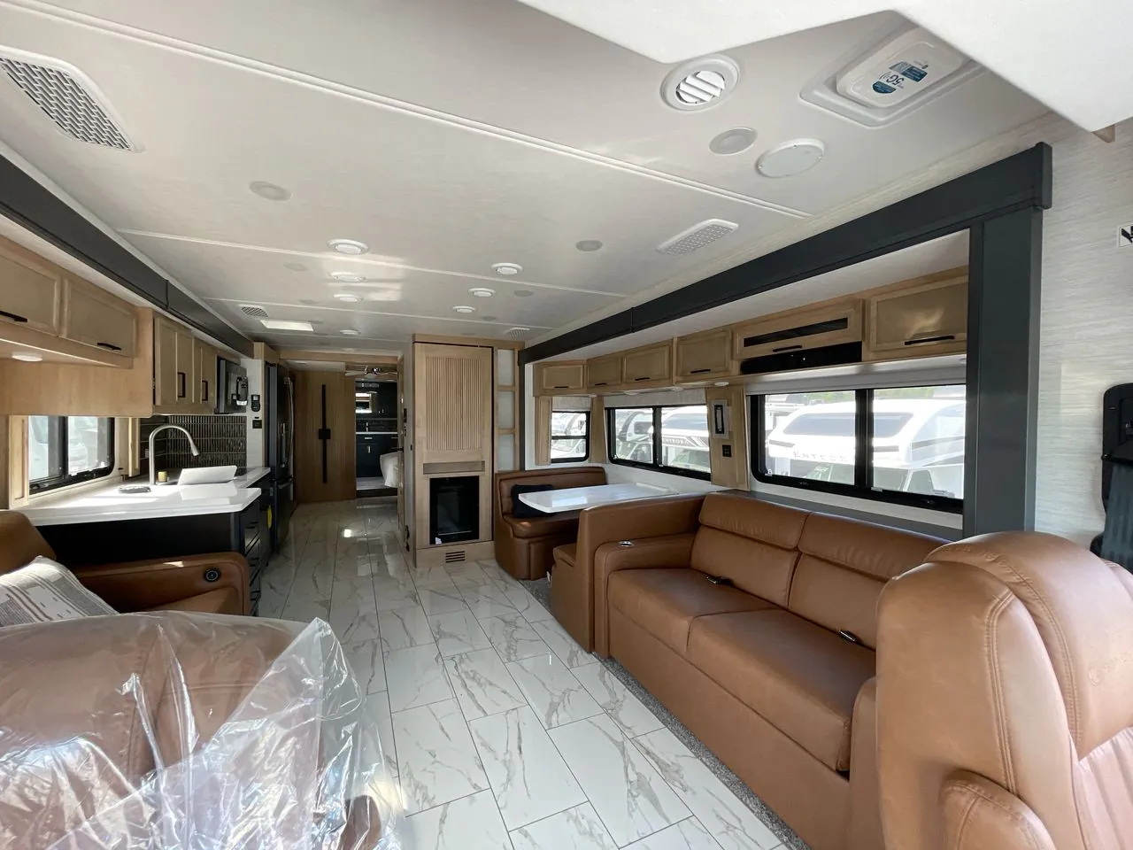 2026 Forest River Berkshire XL 40H - Photo 3