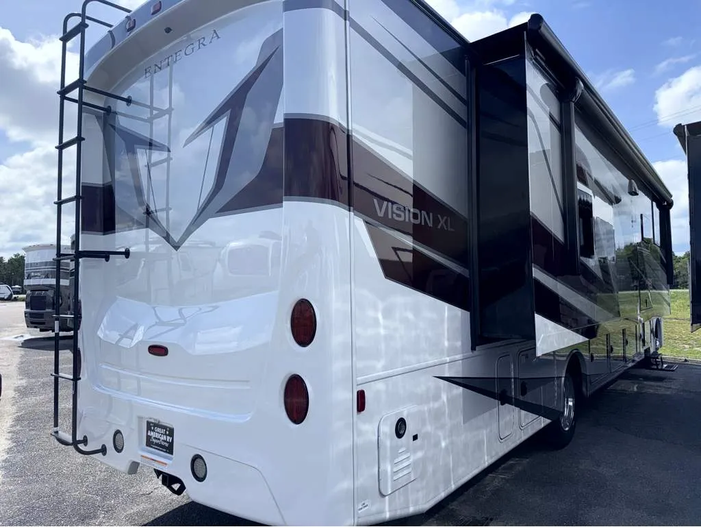 2027 Entegra Coach Vision XL 36C, Photos photo 4