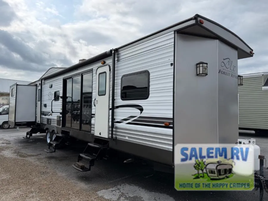 2018 Forest River RV Wildwood DLX 402QBQ - Photo 3