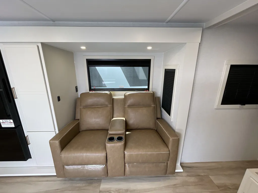 2026 Brinkley Model Ix 23X, Photos photo 10