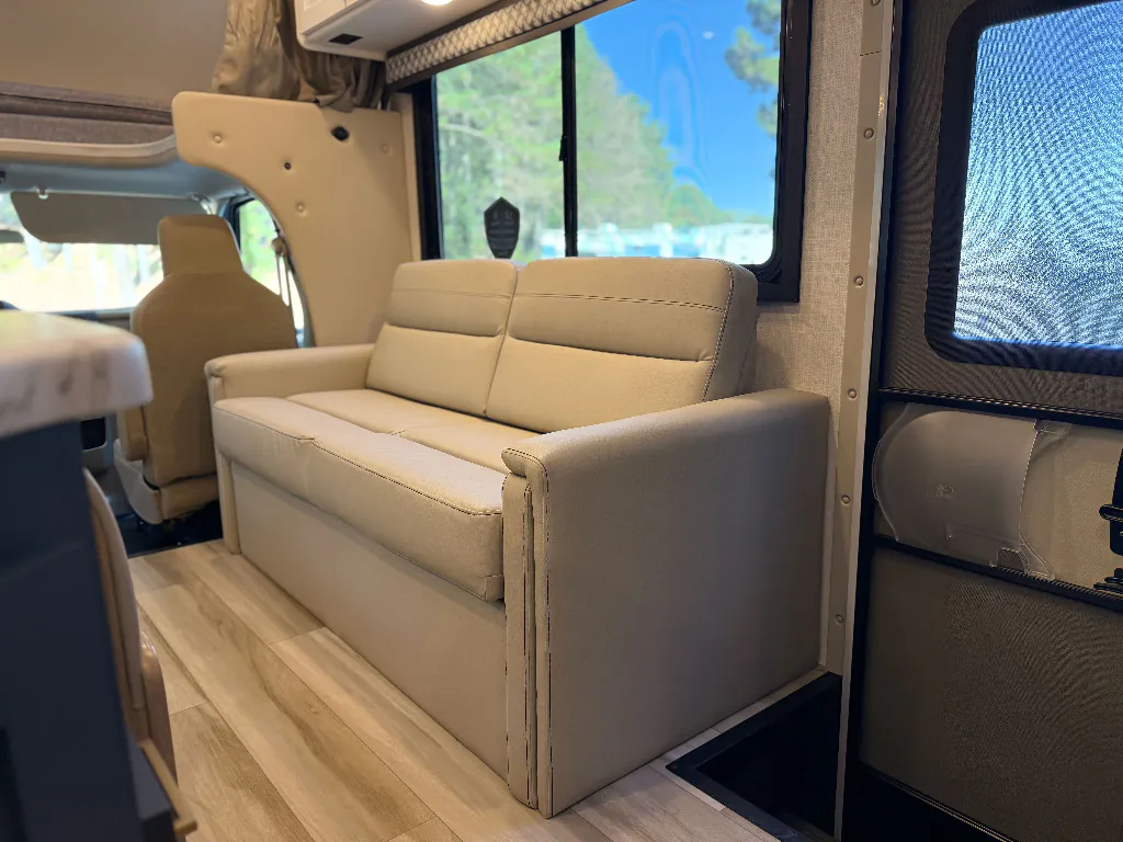 2026 Thor Motor Coach Quantum LZ28 - Photo 4