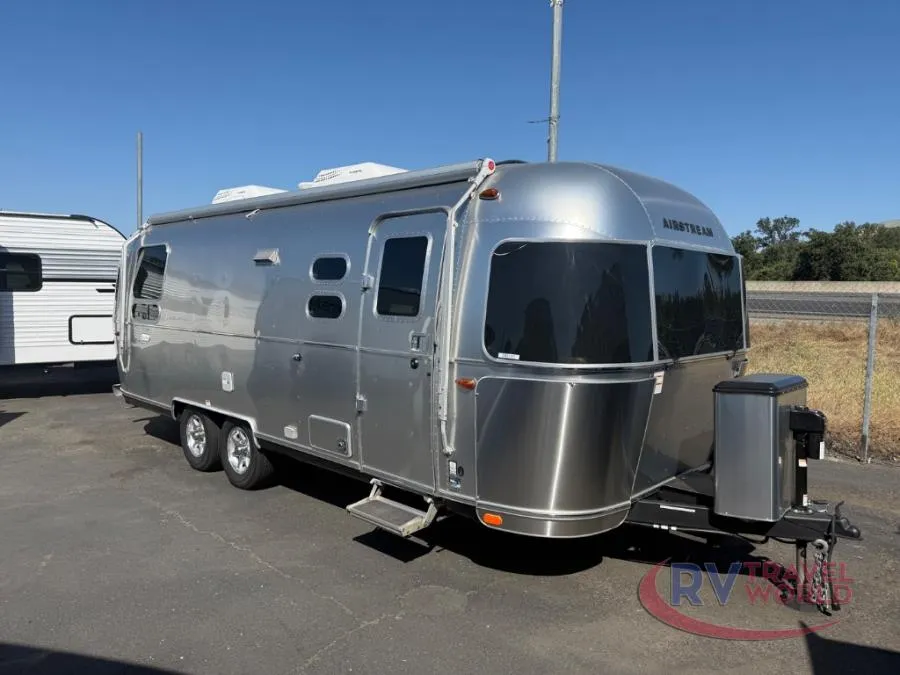 2023 Airstream Flying Cloud 25RB - Photo 2