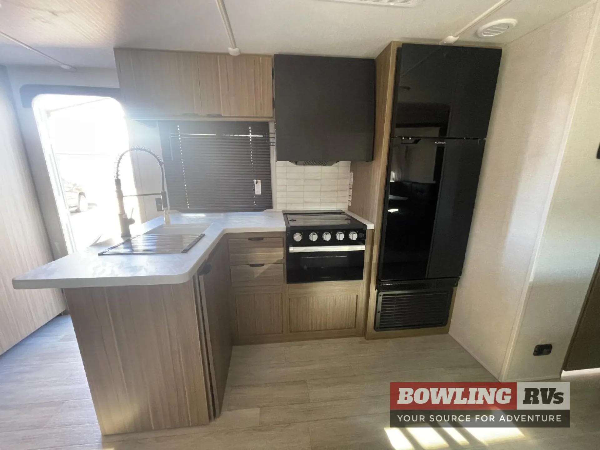 2027 Forest River Wildwood X-Lite 273QBXL — Photo 6