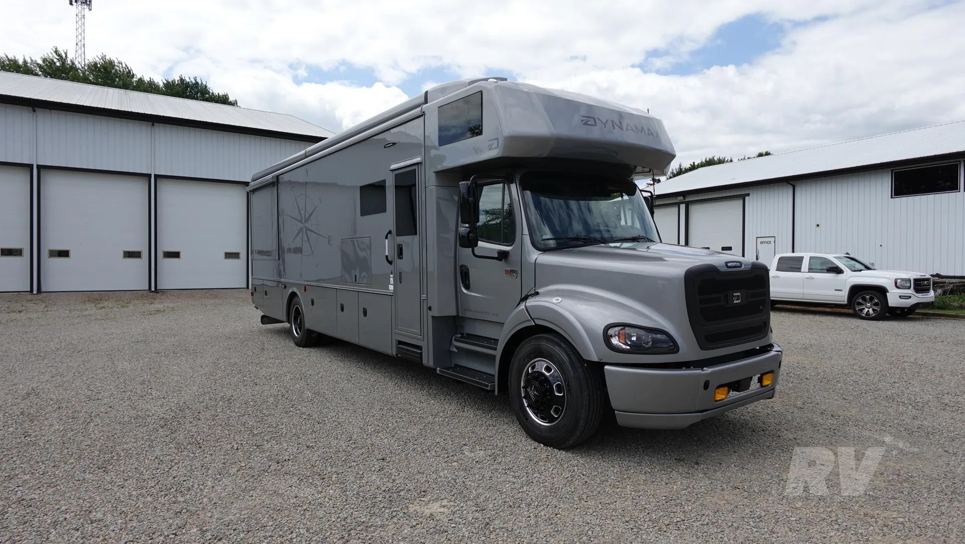 2027 Dynamax Corp DynaQuest XL 3400KD dealer photo 2 from Performance RV Sales