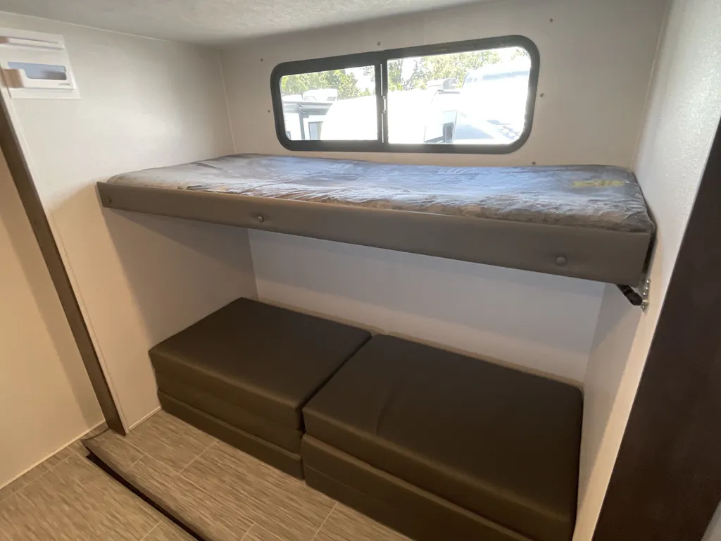 2024 Coachmen Freedom Express Select 31SE, Photos photo 22