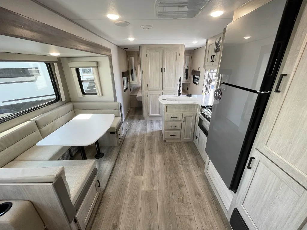 2026 Coachmen Catalina Legacy Edition 273DBHCK, Photos photo 7