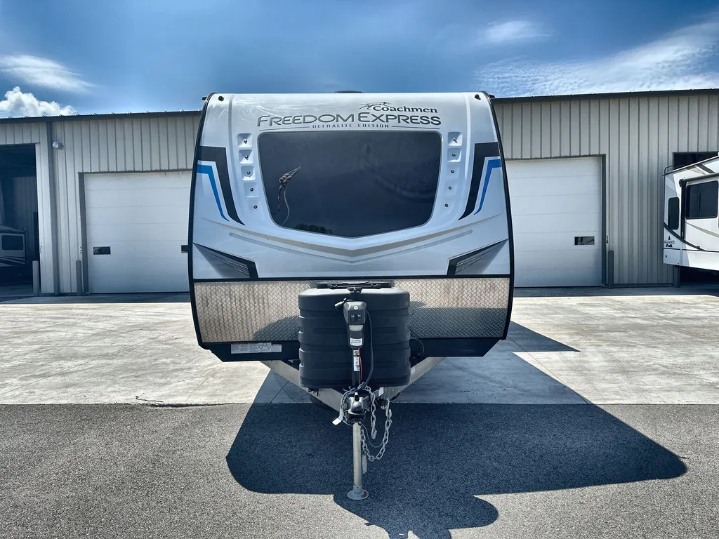 2023 Coachmen Freedom Express Ultra Lite 274RKS, Photos photo 4