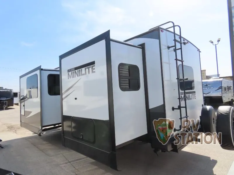 2025 Forest River RV Rockwood Ultra Lite 2516S - Photo 4