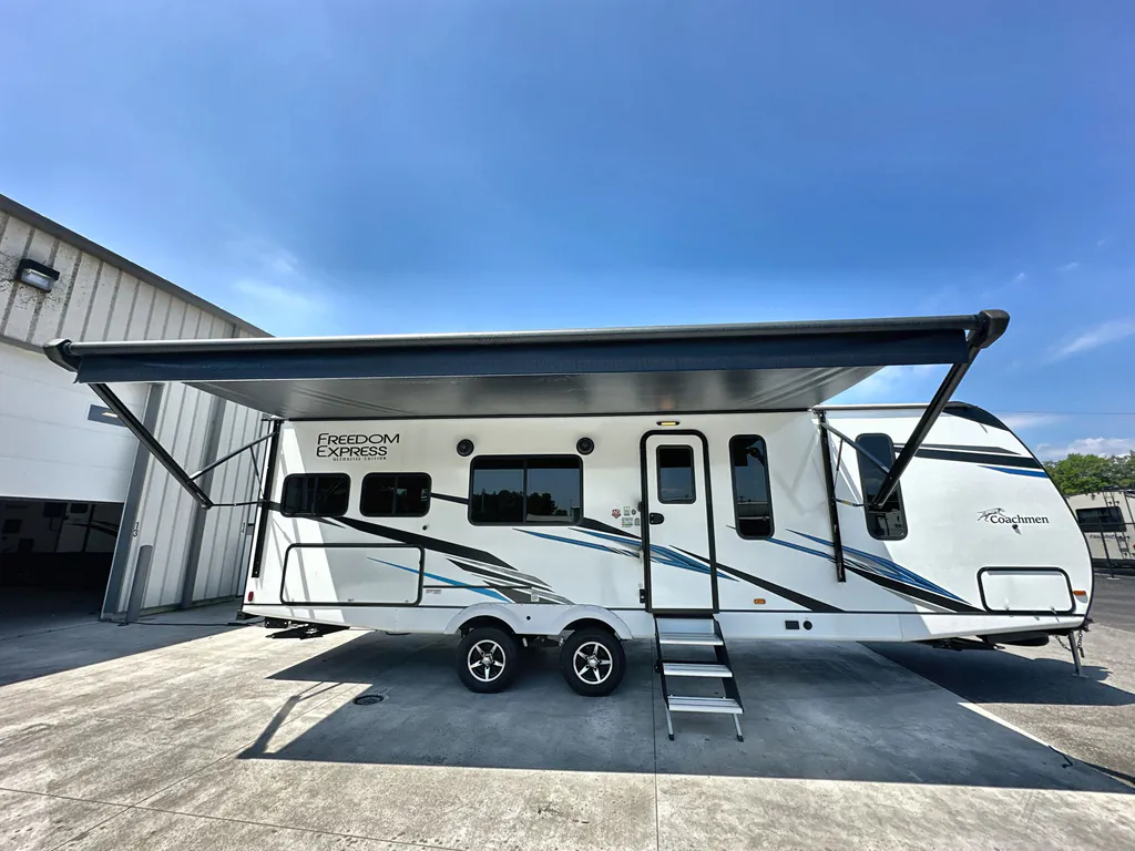 2023 Coachmen Freedom Express Ultra Lite 274RKS, Photos photo 27