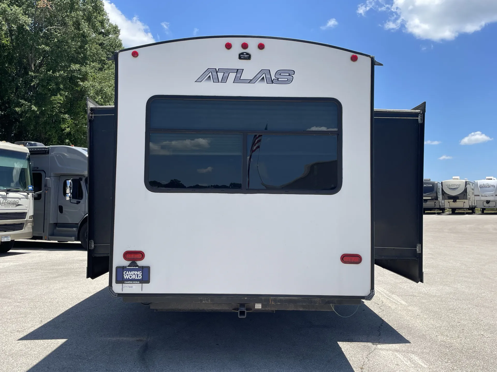 2020 Dutchmen Atlas 3302RL dealer photo 7 from Camping World