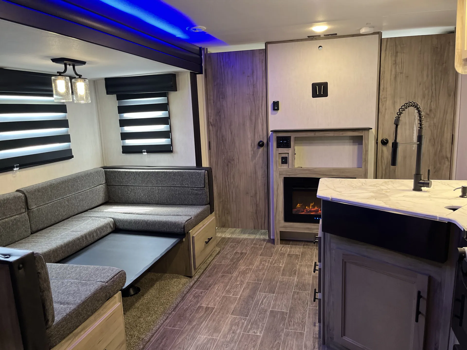 2022 Forest River Cherokee Alpha Wolf 23DBH-L — living area main