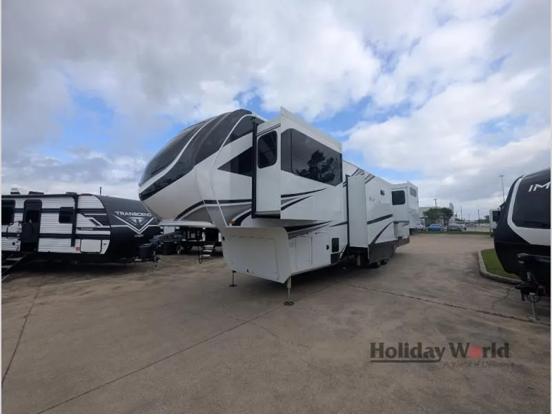 2026 Grand Design Solitude 380FL - Photo 4