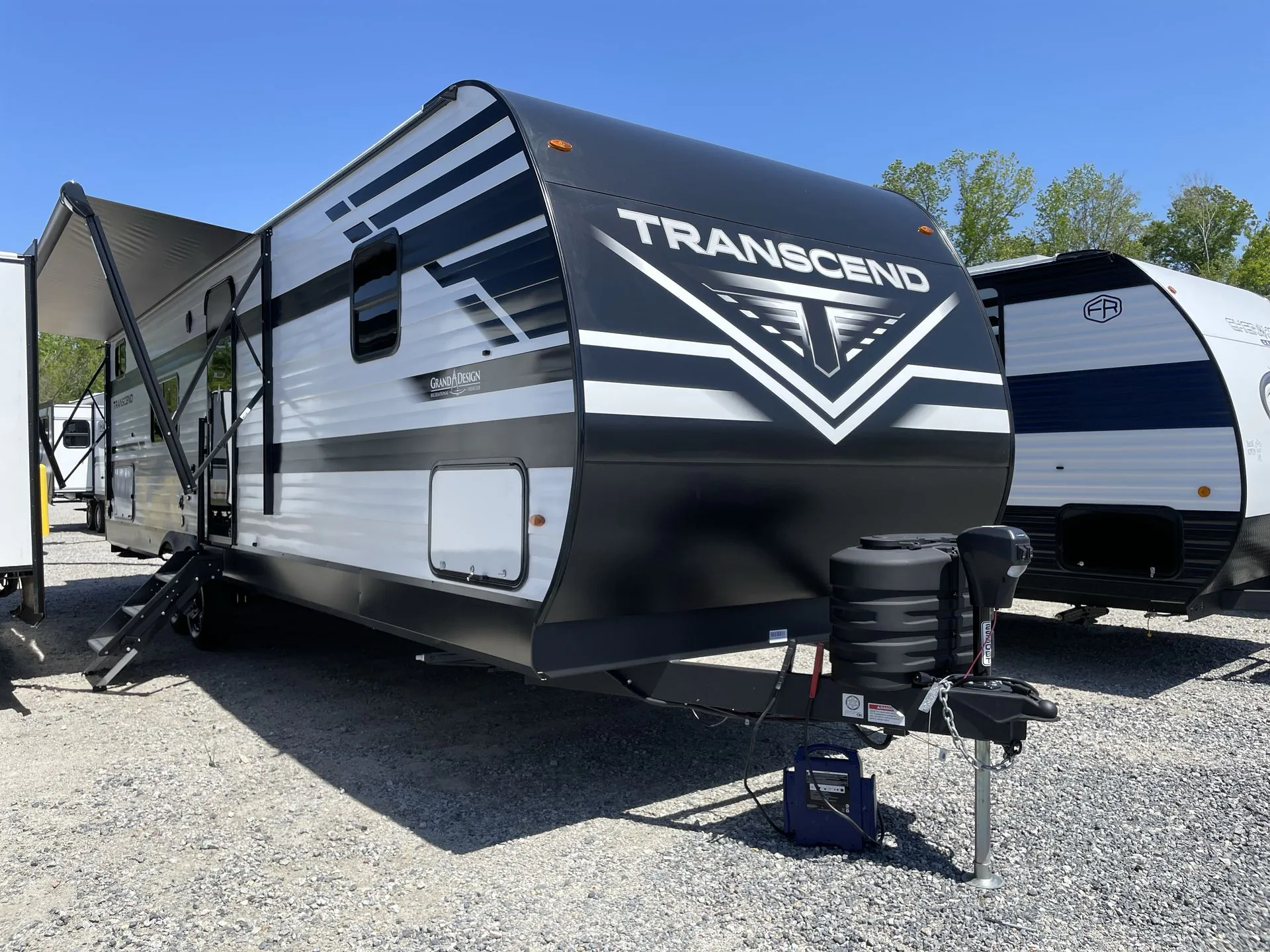 2025 Grand Design Transcend 295QBT - Photo 2