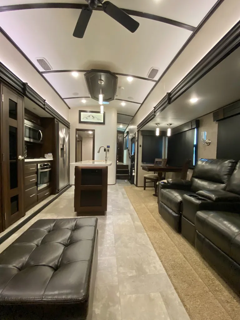 2018 Jayco North Point 377RLBH - Photo 3