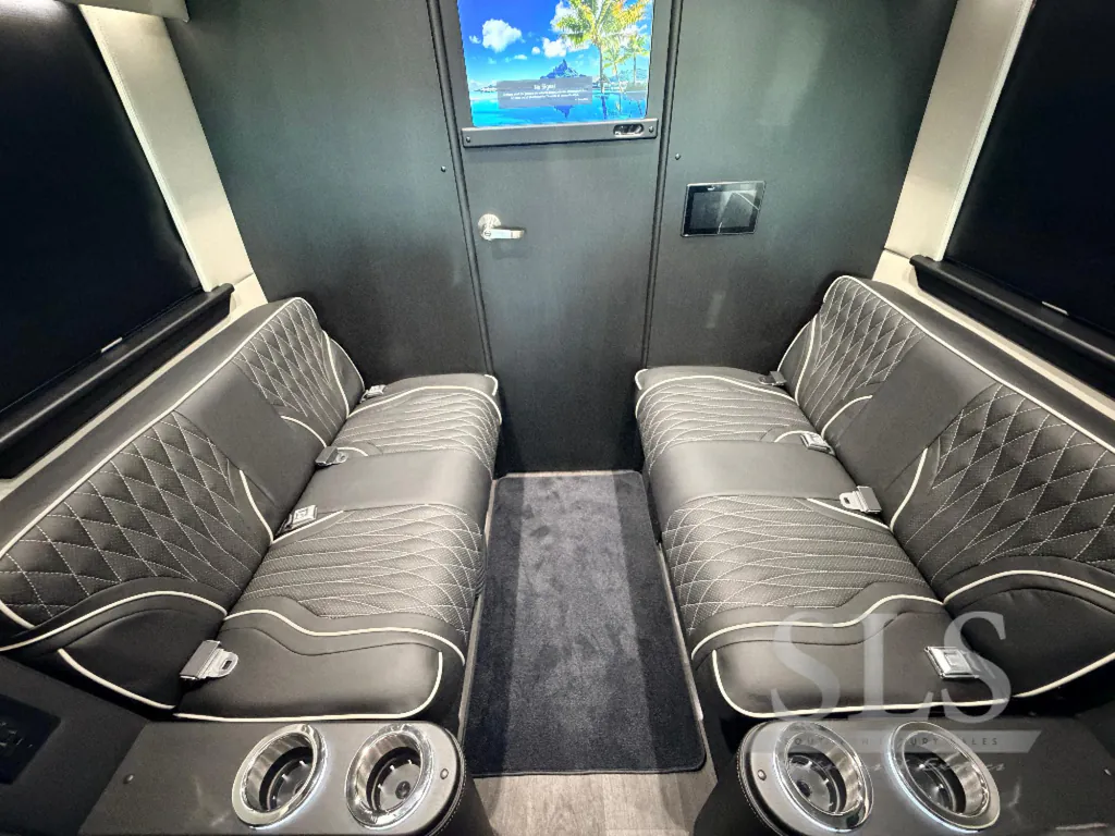 2026 Midwest Automotive Designs Luxe Cruiser D4, Photos photo 29