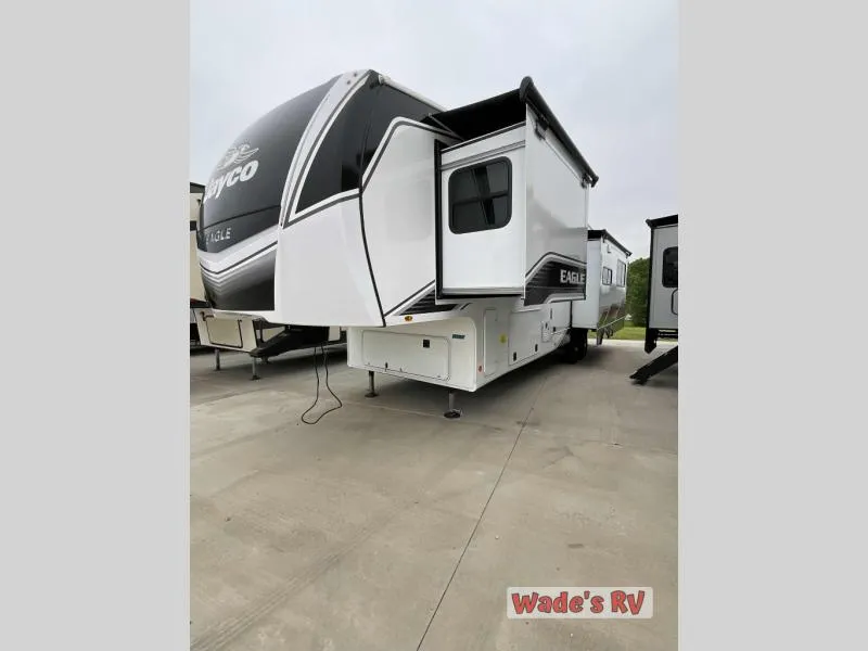 2026 Jayco Eagle 335LSTS - Photo 3