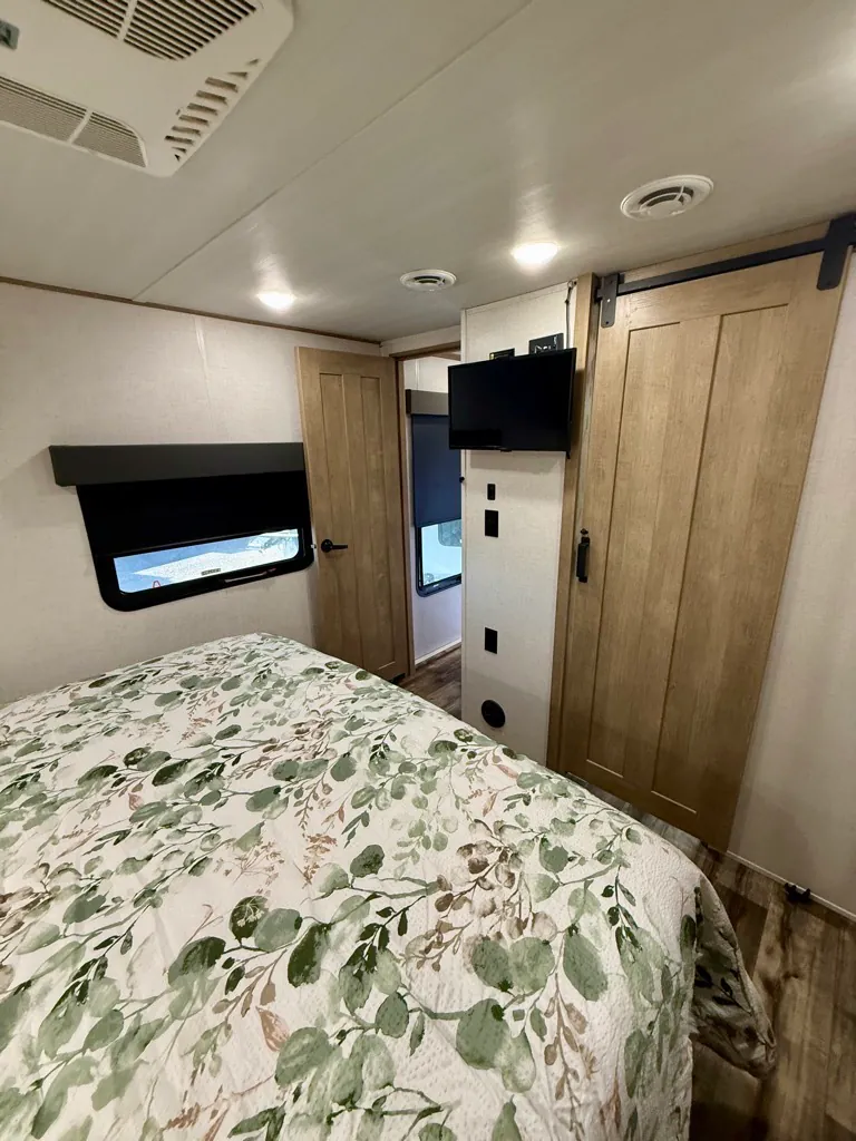 2022 Keystone Raptor 423, Photos photo 79