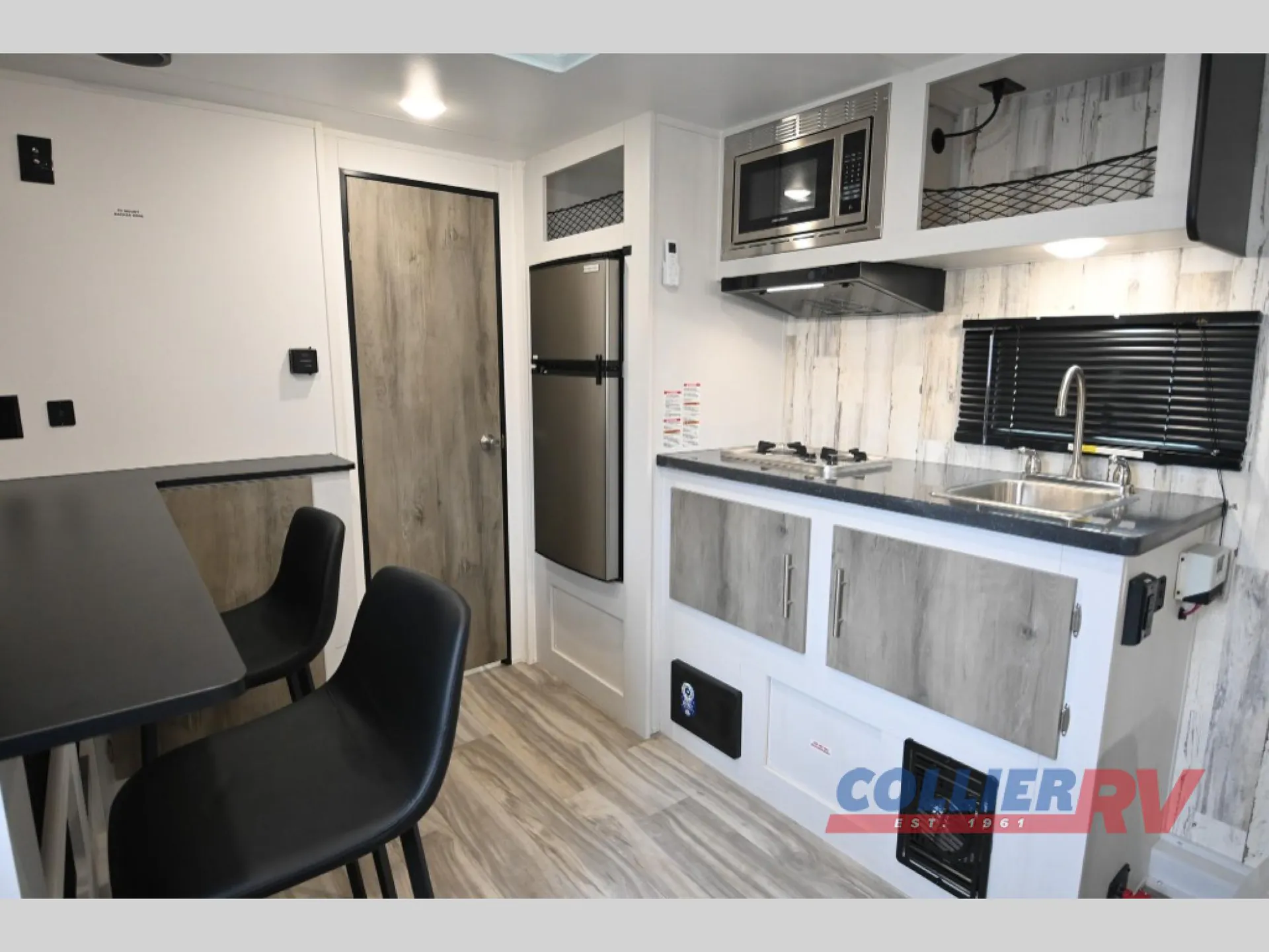 2025 Travel Lite Rove XL 17FQ - Photo 4