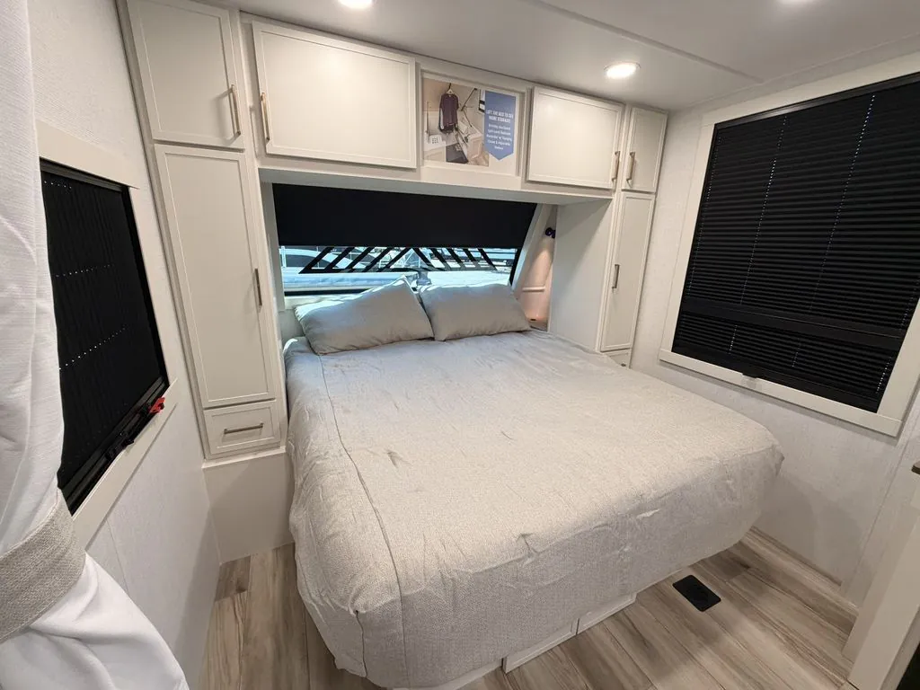 2026 Brinkley Model I 235, Photos photo 7