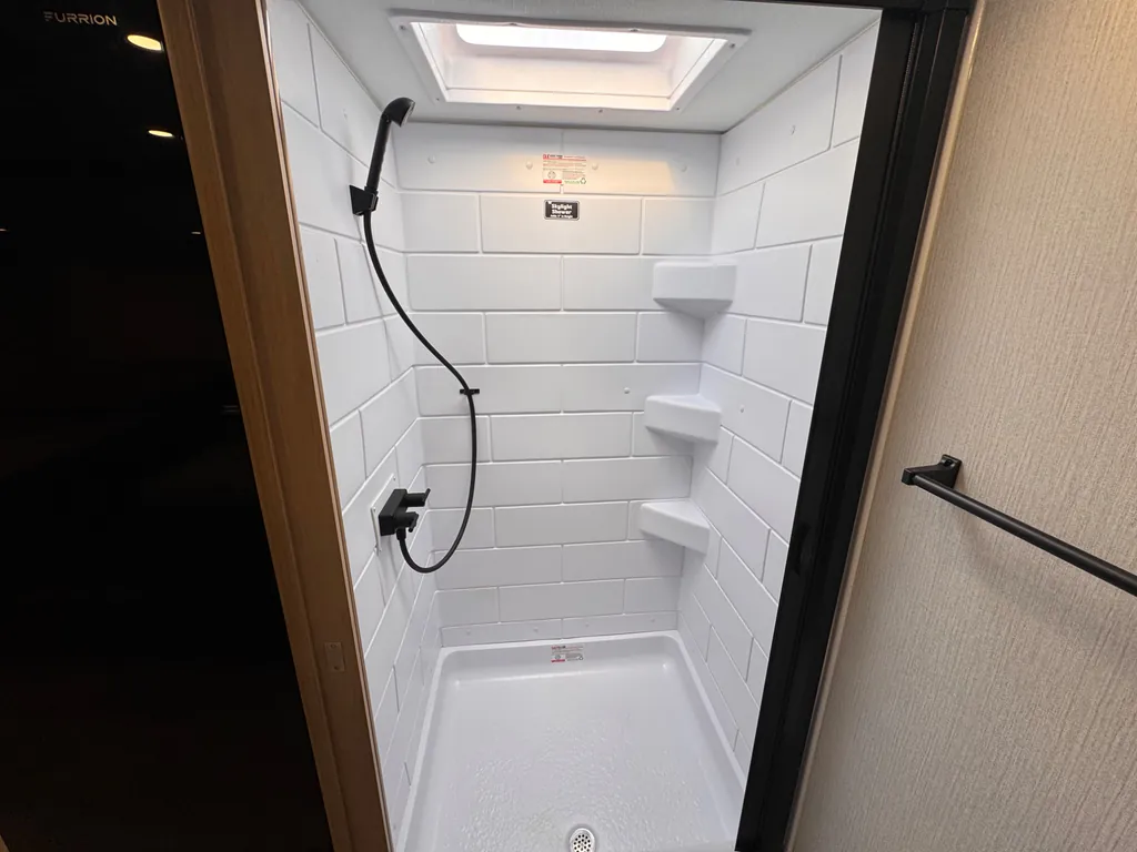 2027 Winnebago Micro Minnie 2108DS, Photos photo 9