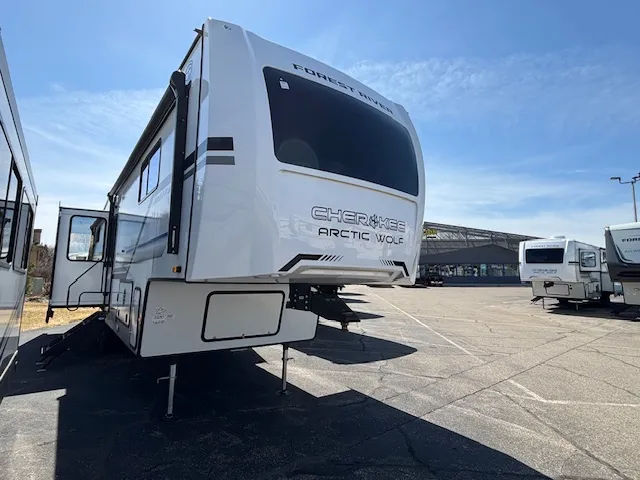 2025 CHEROKEE Arctic Wolf 3250 SUITE - Main photo