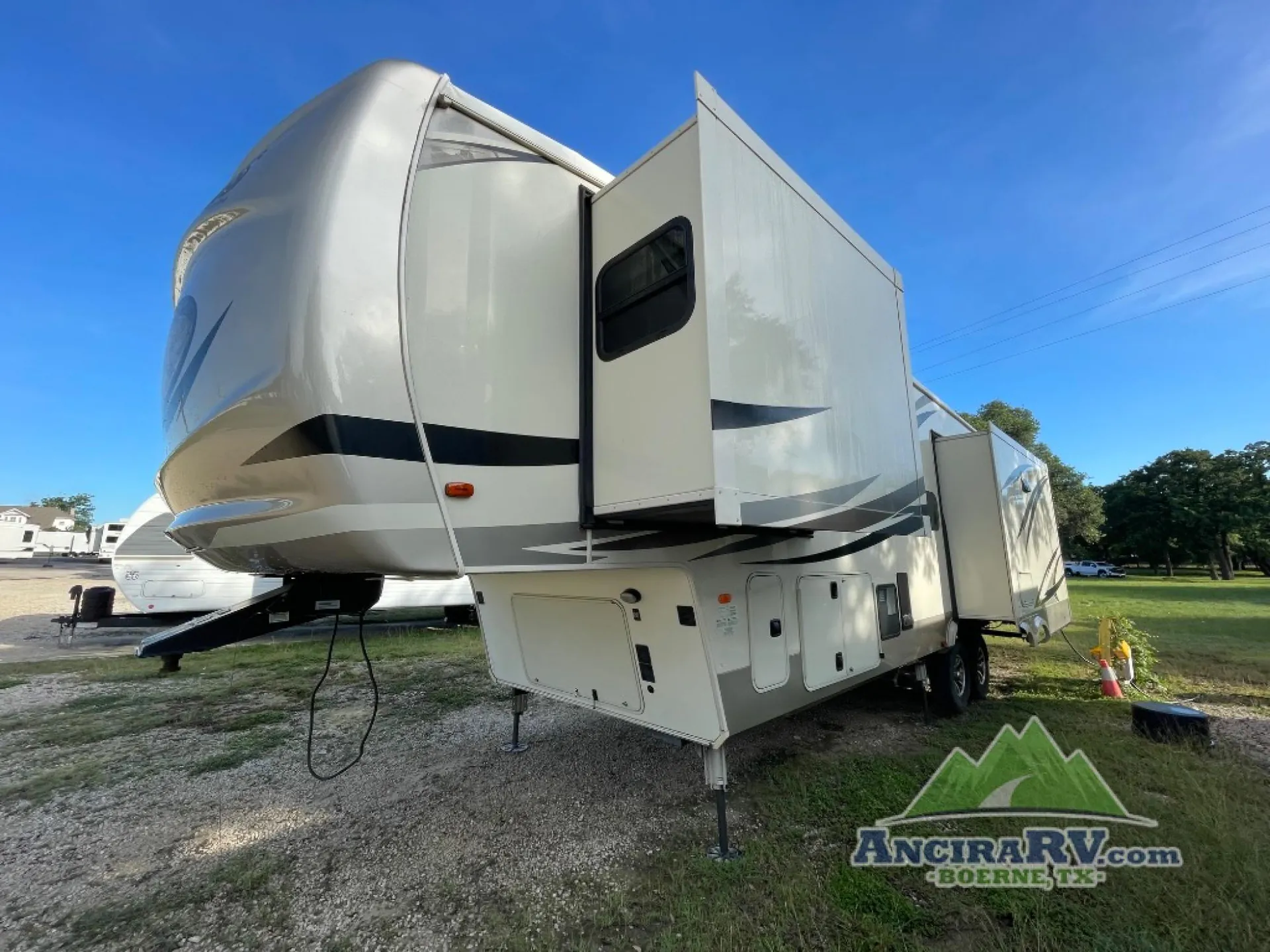 2019 Palomino Columbus 329DV - Photo 4