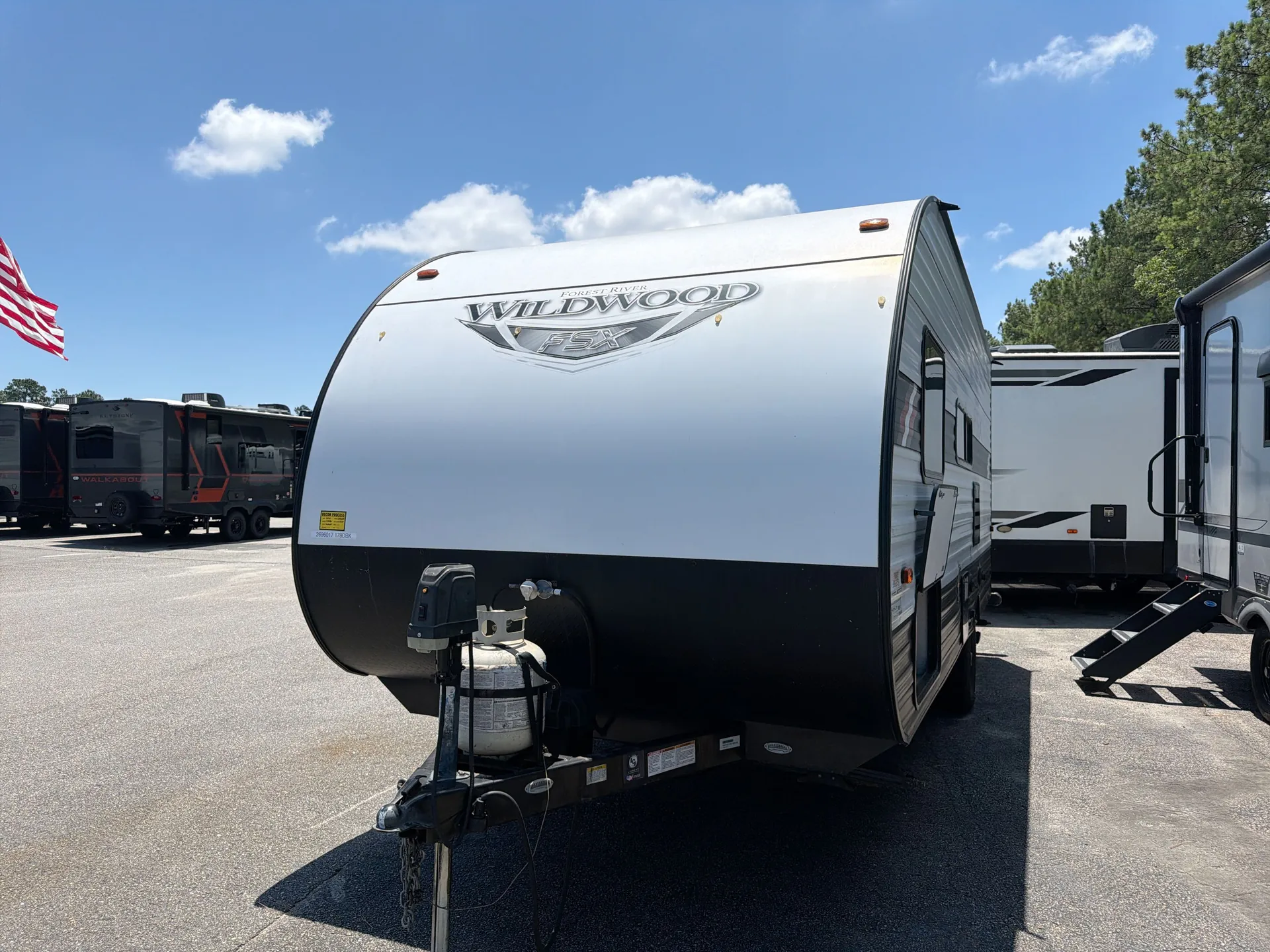 2020 Forest River Wildwood Fsx 179DBK — campside