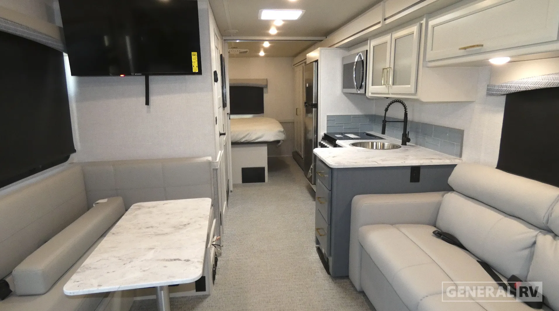 2026 Fleetwood Flair 29M - Photo 3