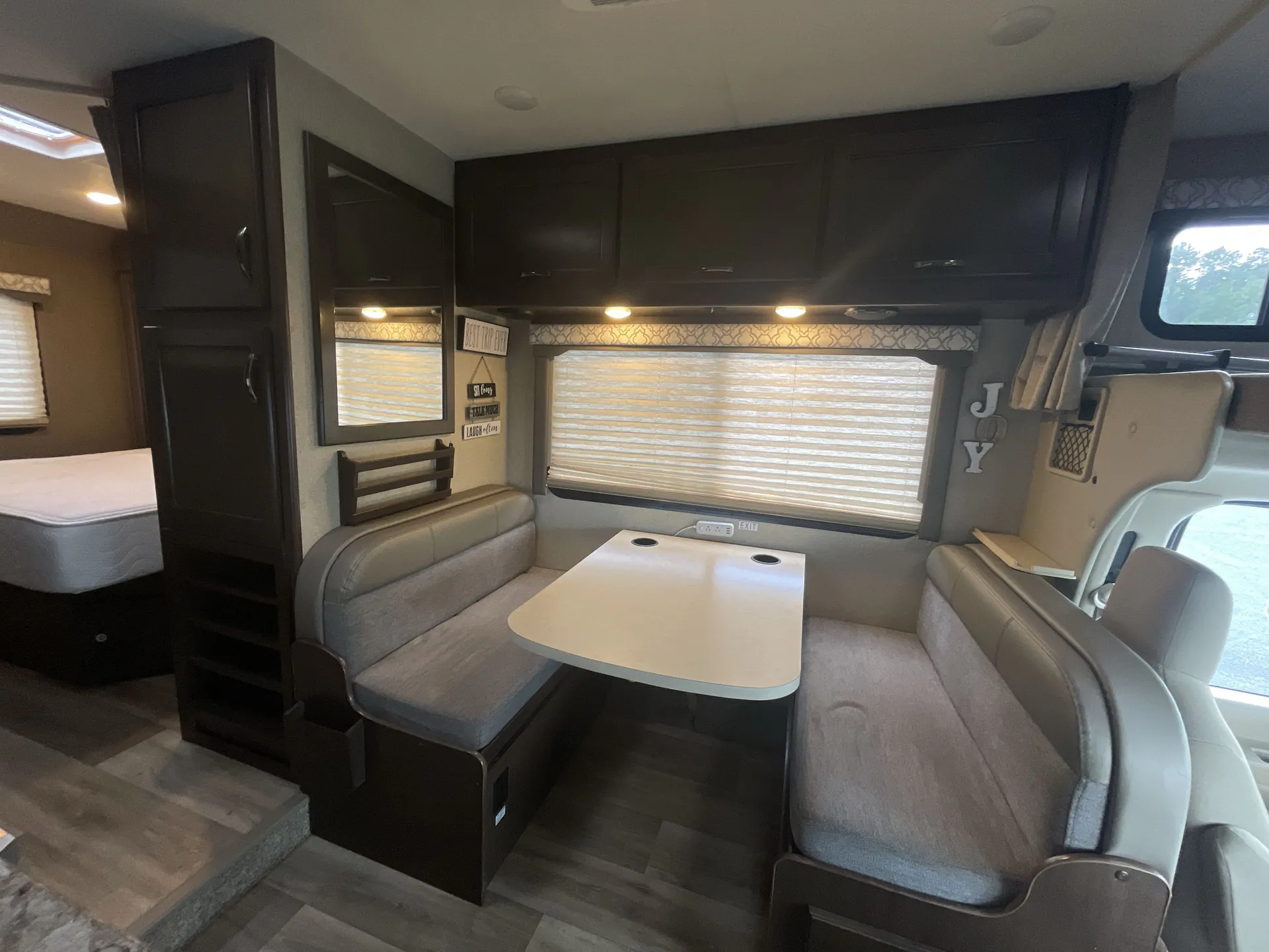 2019 Thor Motor Coach Freedom Elite 22FE — living area main